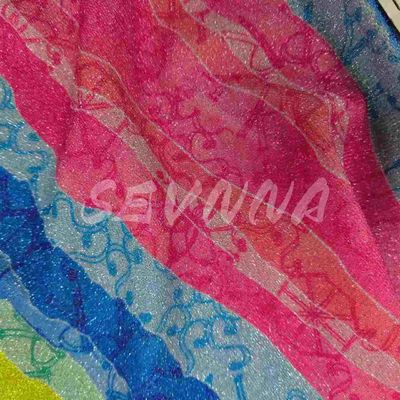 Yumuşak yoğunluklu çift örgü kumaşı, geri dönüştürülmüş liflerle şık Jacquard tarzı