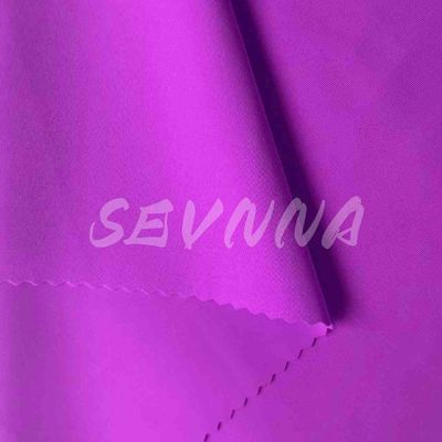 Özel örgütlenmiş döngüsel kıyafet için geri dönüşümlü polyester kumaş