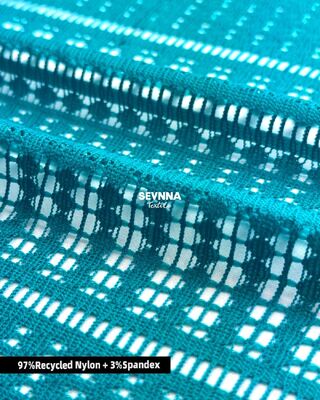 Kalıcı ve rahat giysiler için geri dönüştürülmüş naylonla 160 gramlık Jacquard tarzı çift örgü kumaş