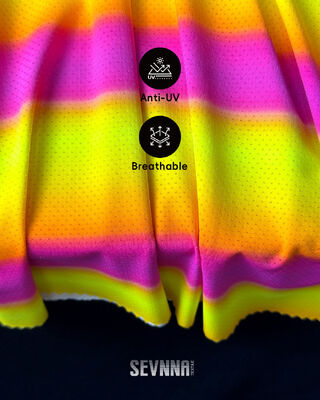 Yüksek performanslı aktiv kıyafetler için kokusuz teknoloji ve nefes alabilen ağlı 180Gsm koşu kumaşları