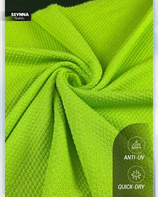 Yumuşak dayanıklı geri dönüştürülmüş polyester kumaş, çevresel etki azaltmaya odaklanan sürdürülebilir giyim markaları için idealdir