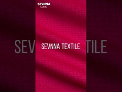 Yüklü ve nefes alabilen yoga kıyafetleri.