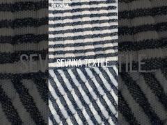 Çim plajı, çevre dostu mayo seçimleri için geri dönüştürülmüş mayo kumaşı